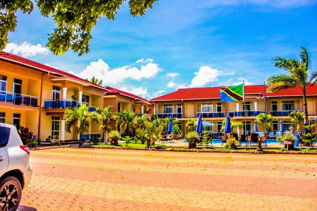 Sea View Beach Resort Lindi Exteriör bild